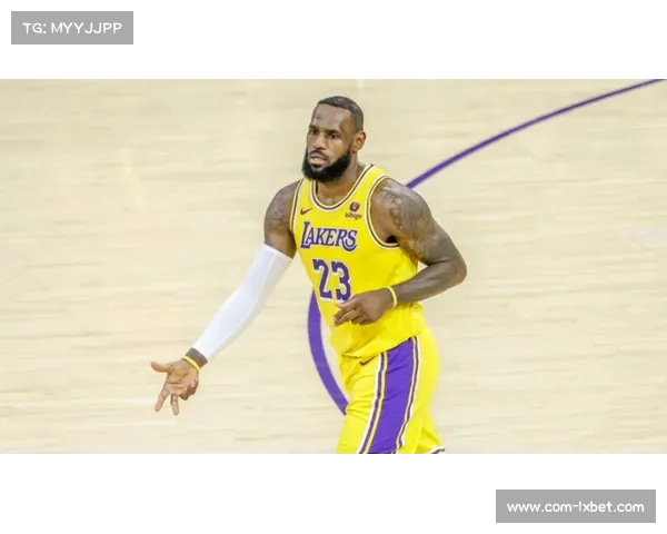 浓眉戴维斯轻微腹股沟拉伤，若再缺阵两场将失去评奖资格