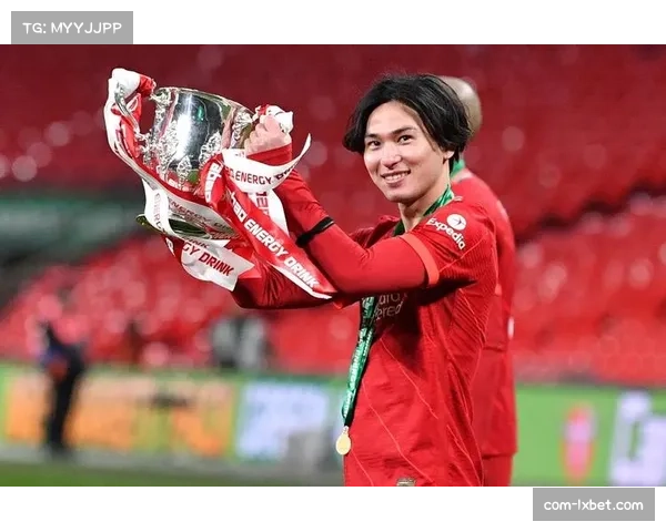 南野拓实重伤离场，日本国脚掩面哭泣